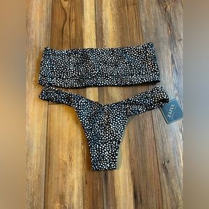 Cheeky strapless bathing suit